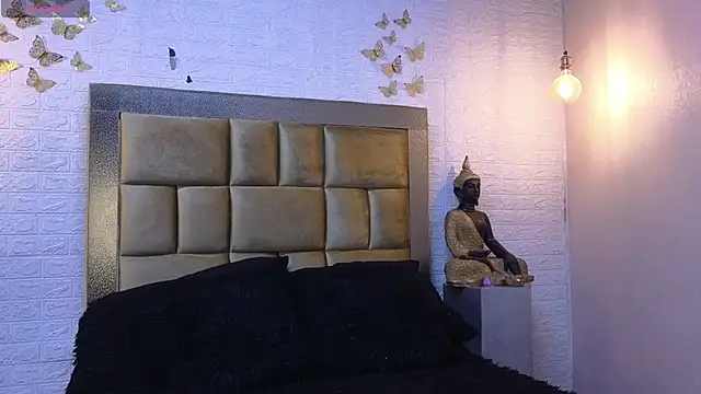 ximenawilliamss online show from October 28, 8:33 pm