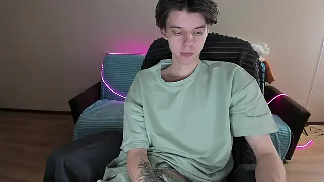 Snapshot of Liam_sexy1 chatting on December 23, 1:24 pm Liam sexy1 online show from December 23, 1:24 pm