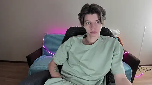 Snapshot of Liam_sexy1 chatting on December 24, 4:55 am Liam sexy1 online show from December 24, 4:55 am