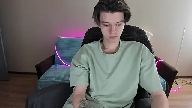 Snapshot of Liam_sexy1 chatting on December 25, 12:37 pm Liam sexy1 online show from December 25, 12:37 pm