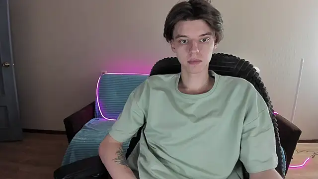 Snapshot of Liam_sexy1 chatting on December 27, 12:34 pm Liam sexy1 online show from December 27, 12:34 pm