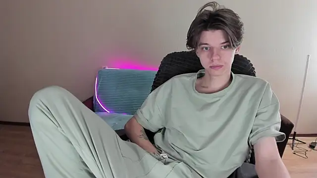 Snapshot of Liam_sexy1 chatting on January 13, 4:50 am Liam sexy1 online show from January 13, 4:50 am