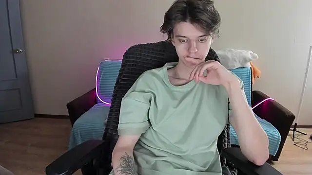 Snapshot of Liam_sexy1 chatting on January 14, 2:11 pm Liam sexy1 online show from January 14, 2:11 pm