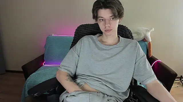 Snapshot of Liam_sexy1 chatting on January 19, 1:33 pm Liam sexy1 online show from January 19, 1:33 pm