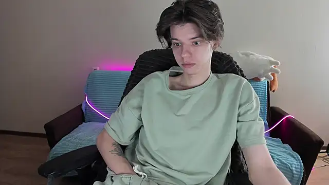 Snapshot of Liam_sexy1 chatting on January 27, 4:52 am Liam sexy1 online show from January 27, 4:52 am