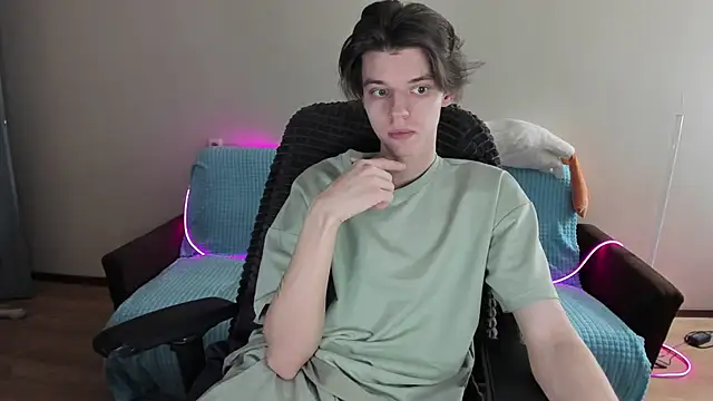 Snapshot of Liam_sexy1 chatting on February 10, 2:26 pm Liam sexy1 online show from February 10, 2:26 pm