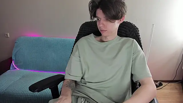 Snapshot of Liam_sexy1 chatting on February 14, 7:17 am Liam sexy1 online show from February 14, 7:17 am