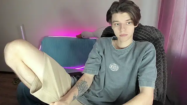 Snapshot of Liam_sexy1 chatting on February 19, 2:23 pm Liam sexy1 online show from February 19, 2:23 pm