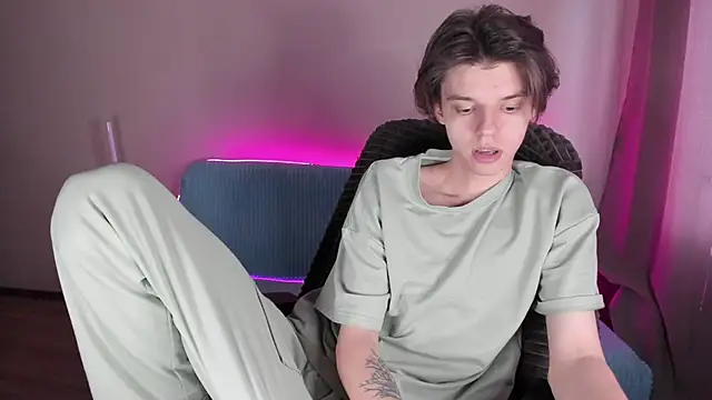 Snapshot of Liam_sexy1 chatting on February 21, 2:06 pm Liam sexy1 online show from February 21, 2:06 pm