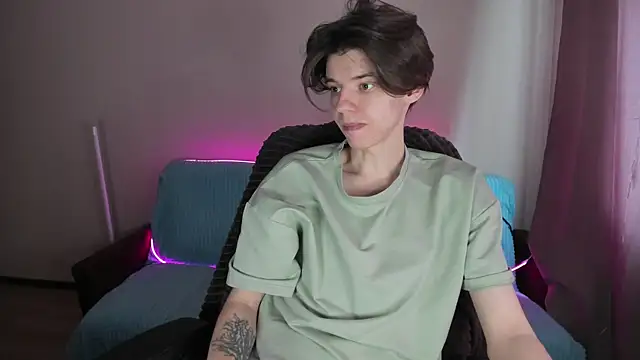 Snapshot of Liam_sexy1 chatting on February 22, 8:18 am Liam sexy1 online show from February 22, 8:18 am