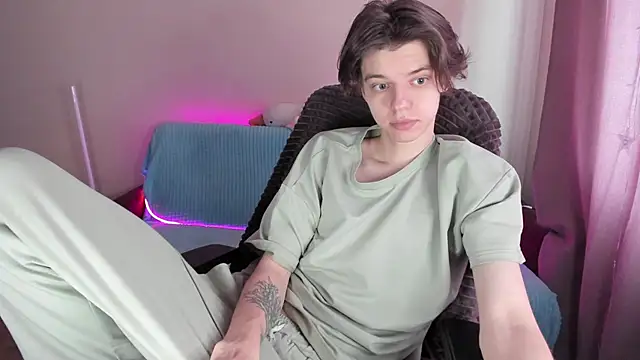 Snapshot of Liam_sexy1 chatting on February 26, 8:26 am Liam sexy1 online show from February 26, 8:26 am