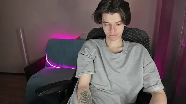 Snapshot of Liam_sexy1 chatting on March 6, 2:08 pm Liam sexy1 online show from March 6, 2:08 pm