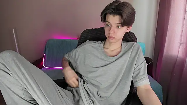 Snapshot of Liam_sexy1 chatting on March 9, 1:37 pm Liam sexy1 online show from March 9, 1:37 pm