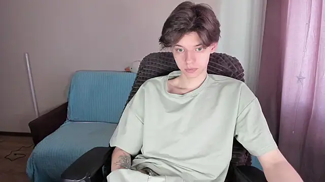 Snapshot of Liam_sexy1 chatting on March 11, 8:20 am Liam sexy1 online show from March 11, 8:20 am