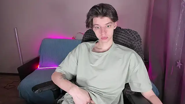 Snapshot of Liam_sexy1 chatting on March 13, 5:11 am Liam sexy1 online show from March 13, 5:11 am