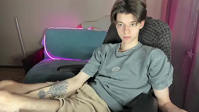 Snapshot of Liam_sexy1 chatting on March 15, 8:04 am Liam sexy1 online show from March 15, 8:04 am