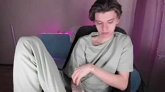 Snapshot of Liam_sexy1 chatting on March 18, 1:20 pm Liam sexy1 online show from March 18, 1:20 pm