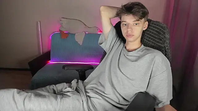 Snapshot of Liam_sexy1 chatting on September 22, 4:20 pm Liam sexy1 online show from September 22, 4:20 pm