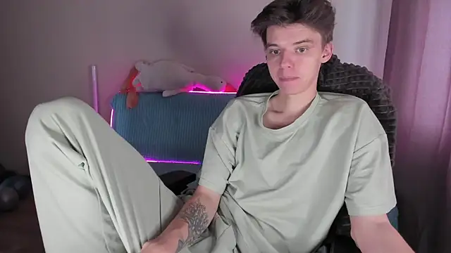 Snapshot of Liam_sexy1 chatting on October 15, 8:25 am Liam sexy1 online show from October 15, 8:25 am