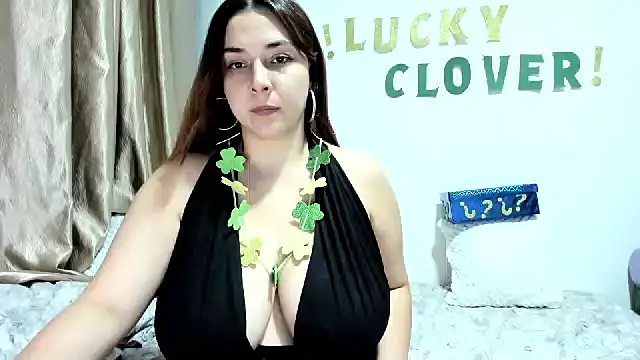 SuzyGamingFairy online show from March 23, 12:14 am