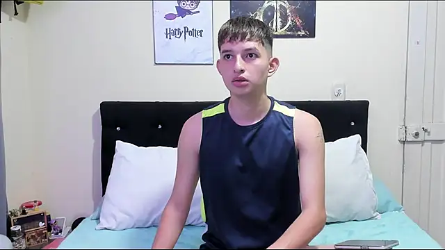 Snapshot of Hanz_peterss chatting on August 5, 5:05 pm Hanz peterss online show from August 5, 5:05 pm