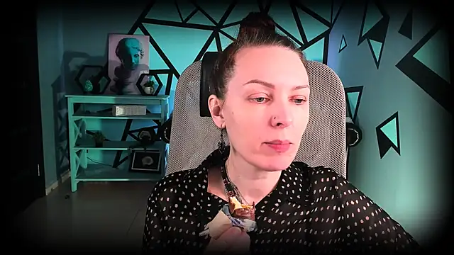 Snapshot of VandaRossi chatting on November 8, 9:53 am VandaRossi online show from November 8, 9:53 am