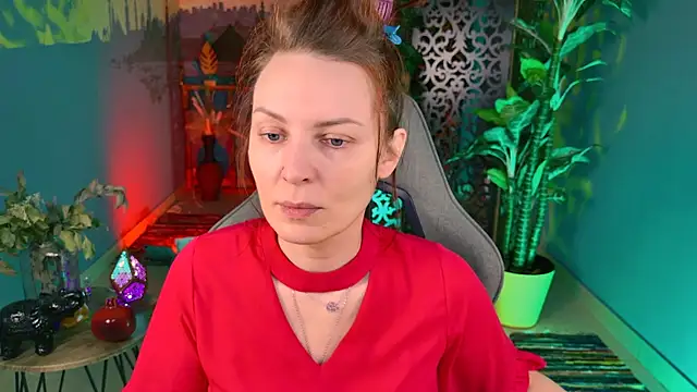 Snapshot of VandaRossi chatting on November 14, 9:52 am VandaRossi online show from November 14, 9:52 am