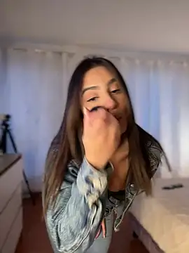 samantha evans2 online show from April 29, 11:00 pm