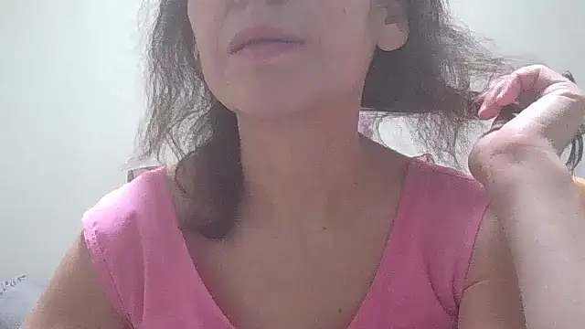 HollyJewel online show from February 5, 4:25 pm