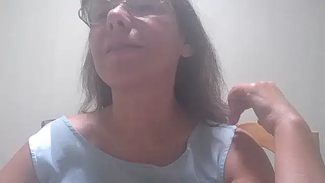 HollyJewel online show from September 15, 4:40 pm