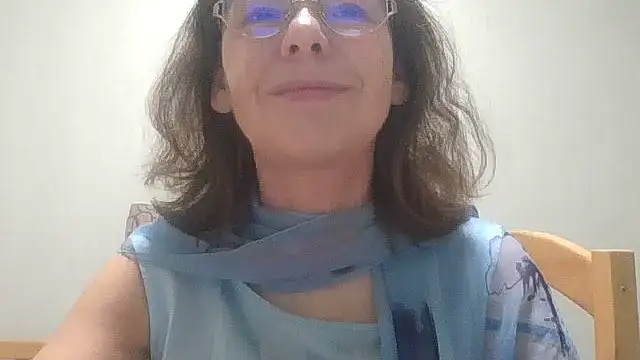 HollyJewel online show from December 5, 6:26 pm