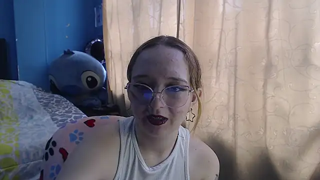 Liaroberts1 online show from March 17, 3:07 pm