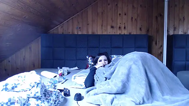 BoeseMoni1998 online show from February 5, 11:44 am