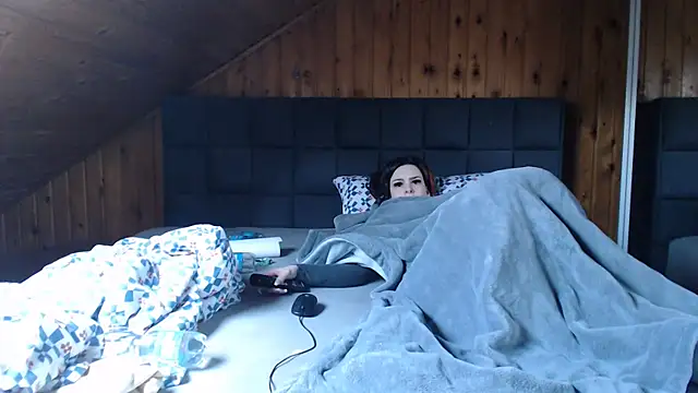 BoeseMoni1998 online show from February 9, 2:50 pm