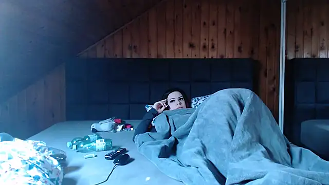 BoeseMoni1998 online show from February 21, 10:17 am