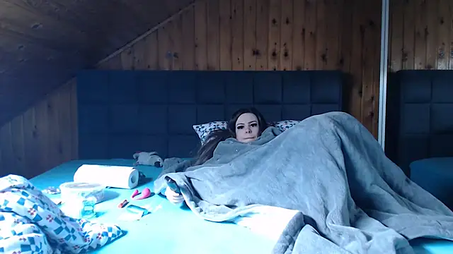 BoeseMoni1998 online show from March 14, 1:02 pm