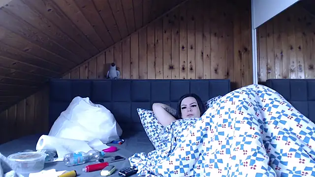 BoeseMoni1998 online show from September 9, 9:53 am