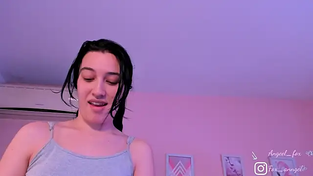 Snapshot of angeel_fox chatting on May 12, 2:30 am angeel fox online show from May 12, 2:30 am