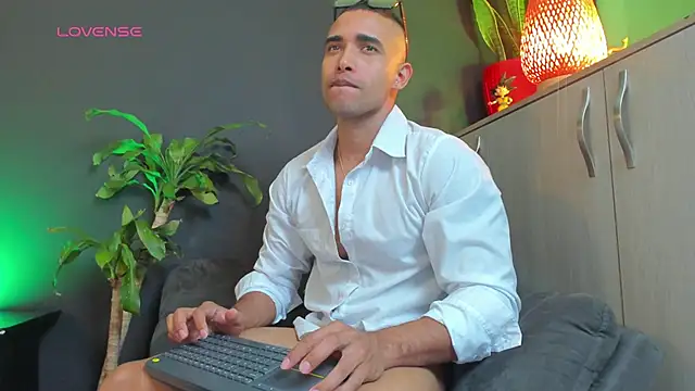 LincomAmith online show from September 27, 10:37 pm