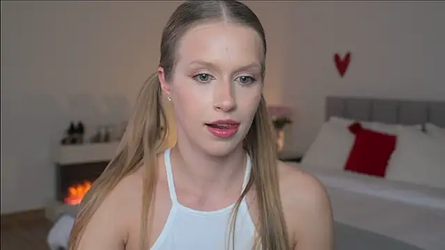 ella twinkl online show from March 20, 6:57 pm