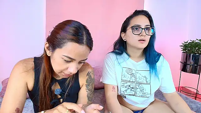 Jules n Gia online show from October 28, 6:54 pm