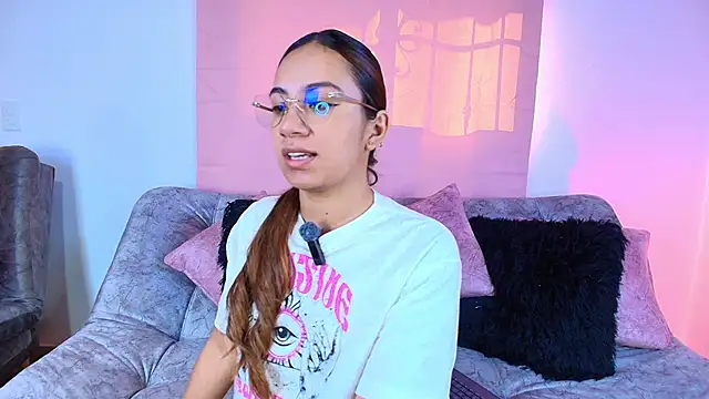 Jules n Gia online show from November 22, 7:46 pm