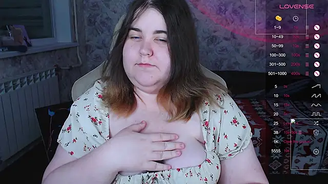 Estelle Hicks online show from November 22, 6:18 pm