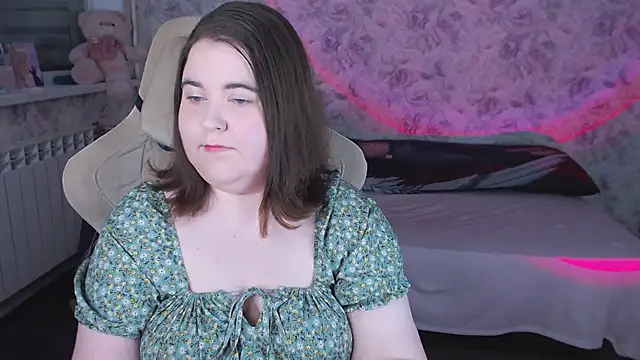 Estelle Hicks online show from March 28, 6:51 pm