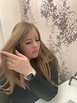 Snapshot of MargaretRoyal chatting on October 29, 8:05 am MargaretRoyal online show from October 29, 8:05 am