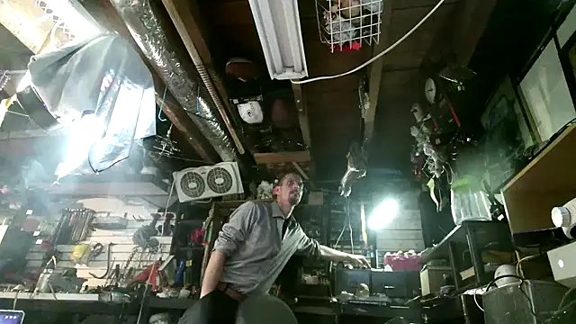 mrwinsalot88 online show from October 15, 3:50 am