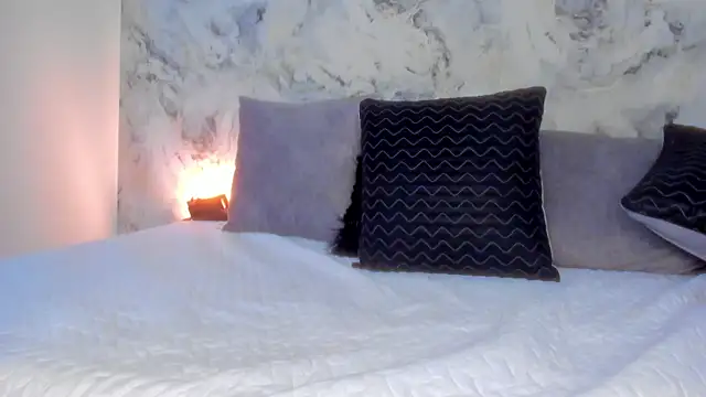 Snapshot of Bella_desi_ chatting on February 23, 12:37 pm Bella desi  online show from February 23, 12:37 pm