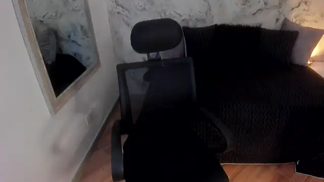 Snapshot of Bella_desi_ chatting on March 11, 12:39 pm Bella desi  online show from March 11, 12:39 pm