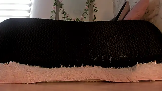 Snapshot of Bella_desi_ chatting on October 13, 1:11 pm Bella desi  online show from October 13, 1:11 pm