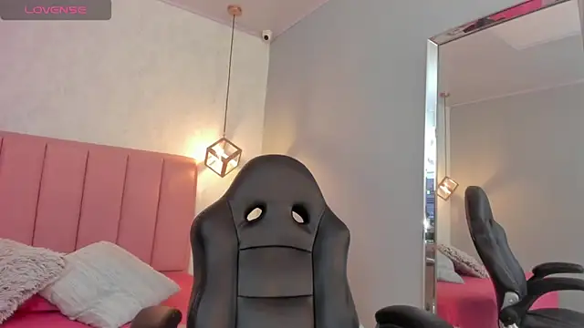 SUNNYCYRUS online show from September 19, 12:28 pm